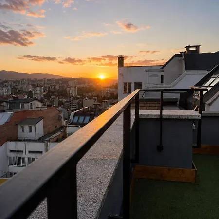 Skyline Penthouse & Rooftop Terrace Апартамент